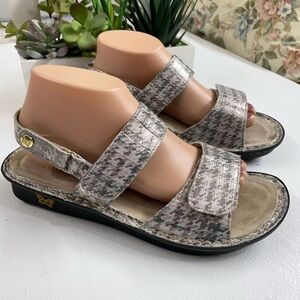 Alegria sandals size 40